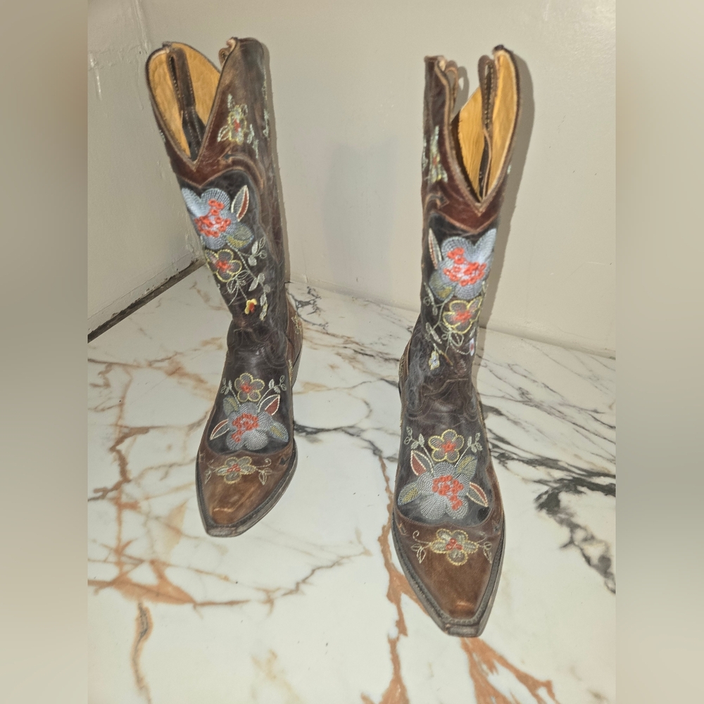 Old Gringo BONNIE  Womans Boots, Size  8 1/2 B, Rtls For $650.00 Asking $350.00
